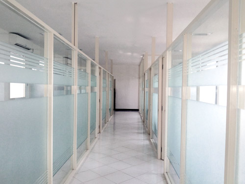 Hallway towards the Meeting Room